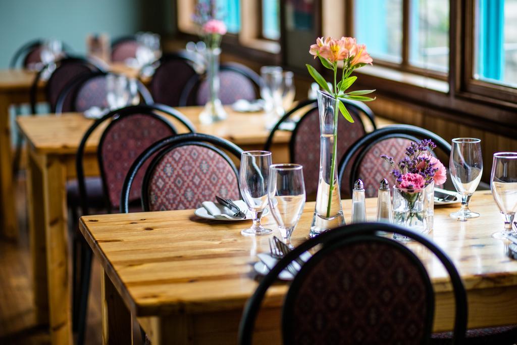 Byrnes Wine Dine Stay Ennistimon Exterior photo